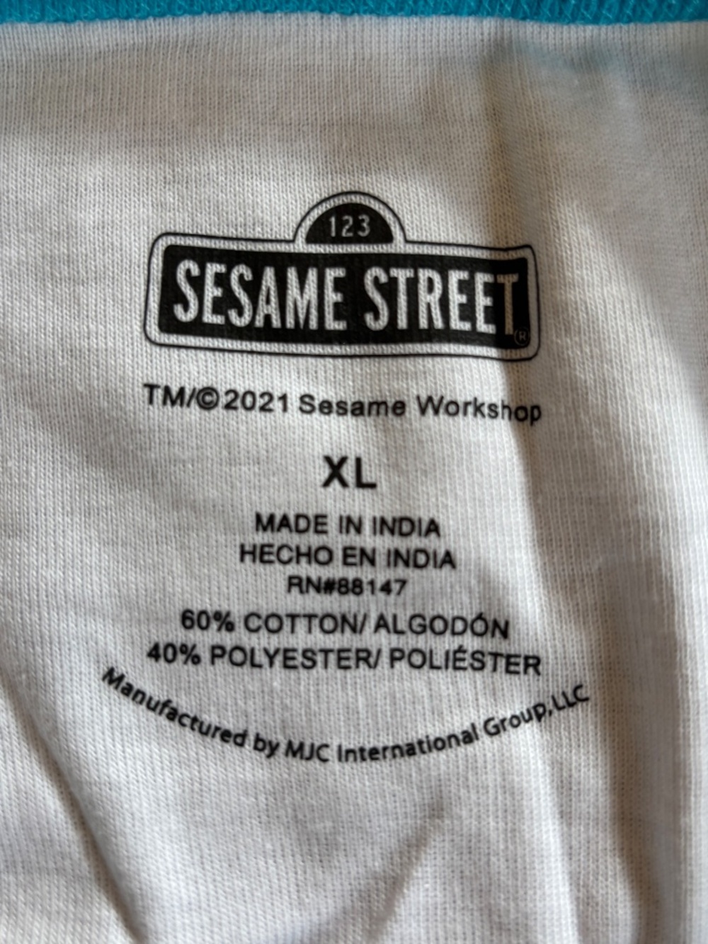 Sesame Street Vintage Character Rainbow 2 Piece Pajama Set Size XL - Picture 8 of 14